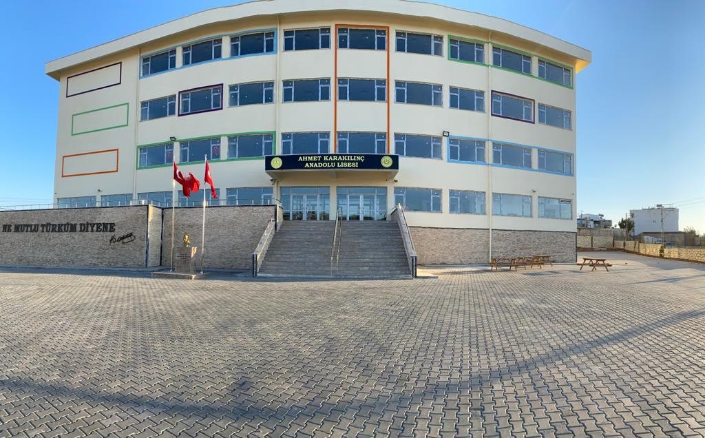 Kilis’te yaptırılıp Millî Eğitim Bakanlığına bağışlanan 24 derslikli Ahmet Karakılınç Anadolu Lisesi binası
